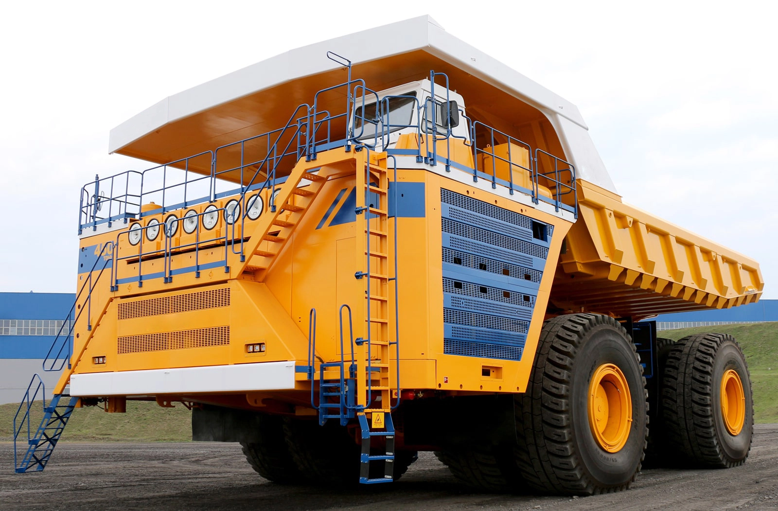 How to Choose the Right Lubrication System for Mining Trucks